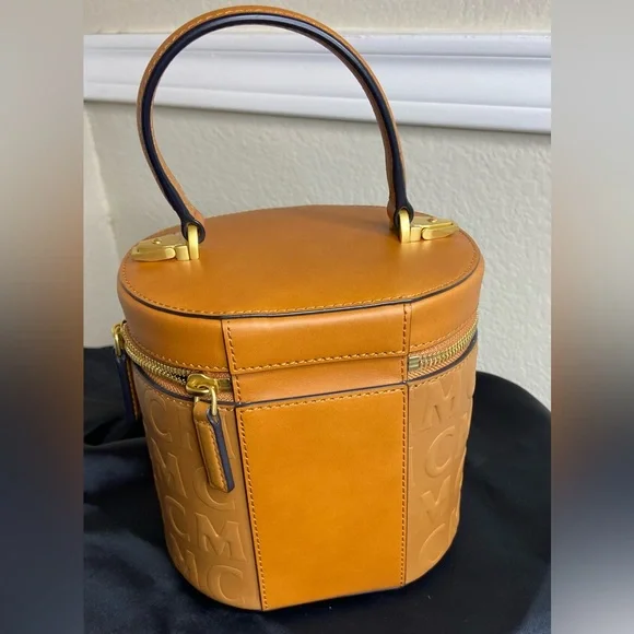 MCM-Bucket Bag - Picture 6 of 17